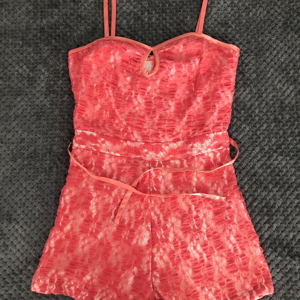 Betty Page like pin-up Romper, peach lace, lined